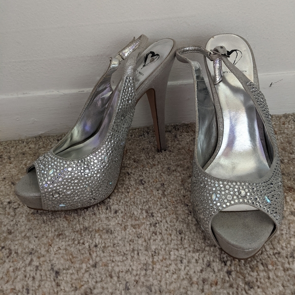 Steve Madden Rhinestone Heels | Size 9 - Picture 3 of 8